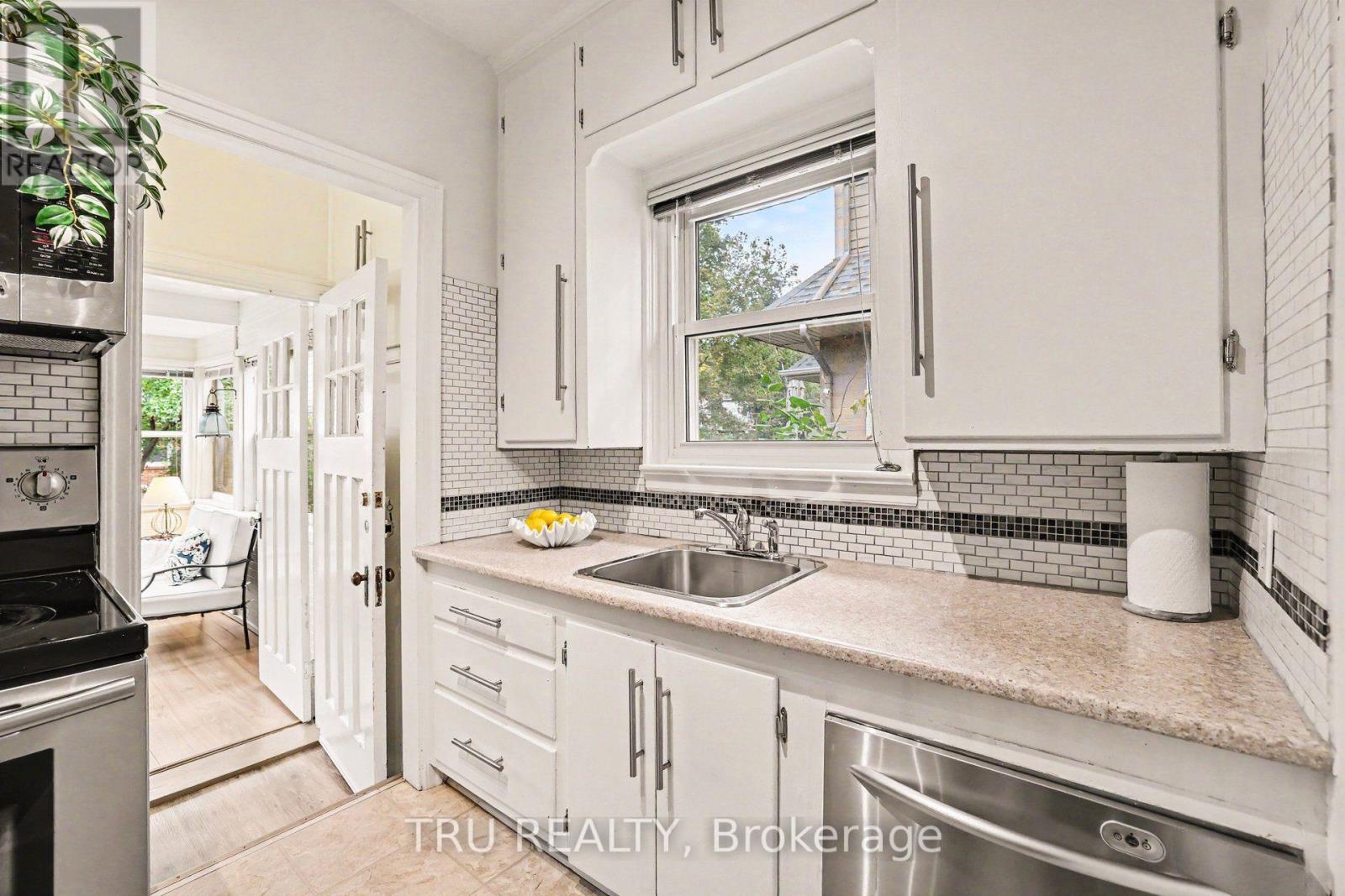 51 Merritt Avenue, Ottawa, Ontario  K1S 0J5 - Photo 12 - X13860564