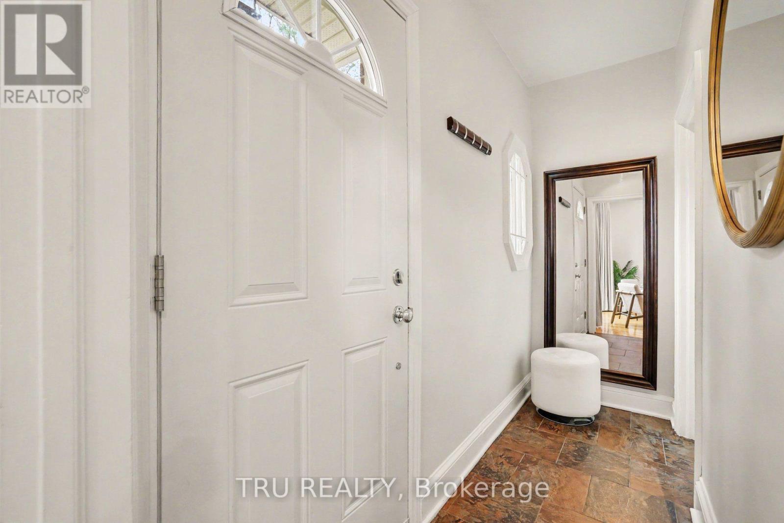 51 Merritt Avenue, Ottawa, Ontario  K1S 0J5 - Photo 3 - X13860564