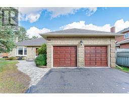 20 SIMMONS CRESCENT, Aurora, Ontario