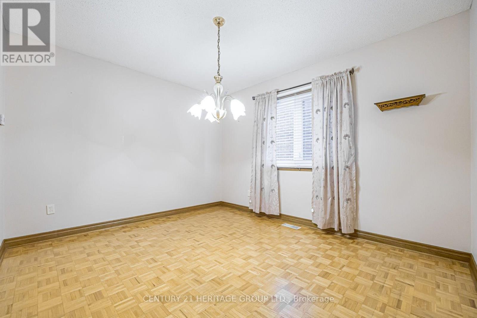 100 Adrianno Crescent, Vaughan, Ontario  L4L 5R6 - Photo 7 - N13860590