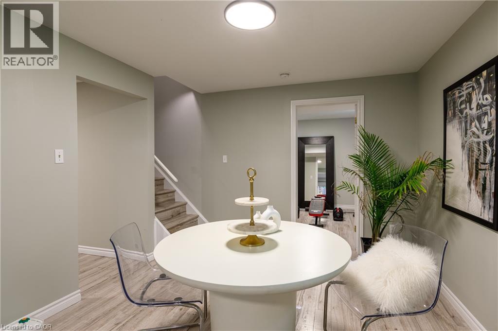907 Doon Village Road, Kitchener, Ontario  N2P 1A1 - Photo 28 - 40863851