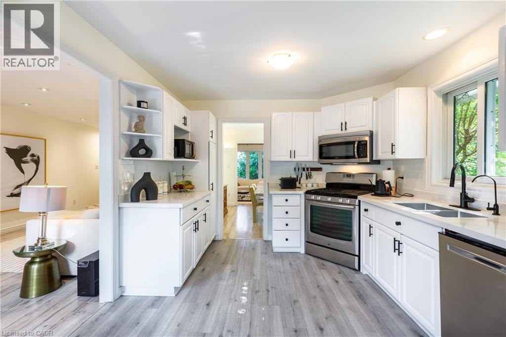 907 Doon Village Road, Kitchener, Ontario  N2P 1A1 - Photo 11 - 40863851