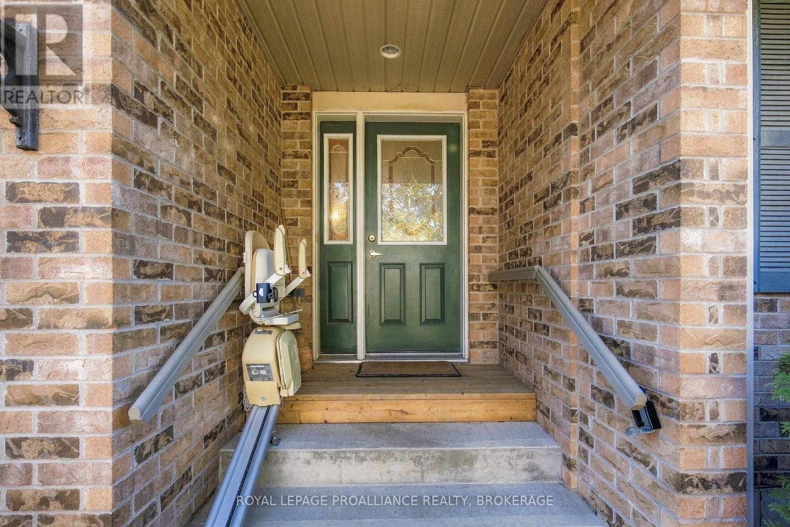 260 Beley Street, Brockville, Ontario K6V 7M8 - Photo 3 - X13860654
