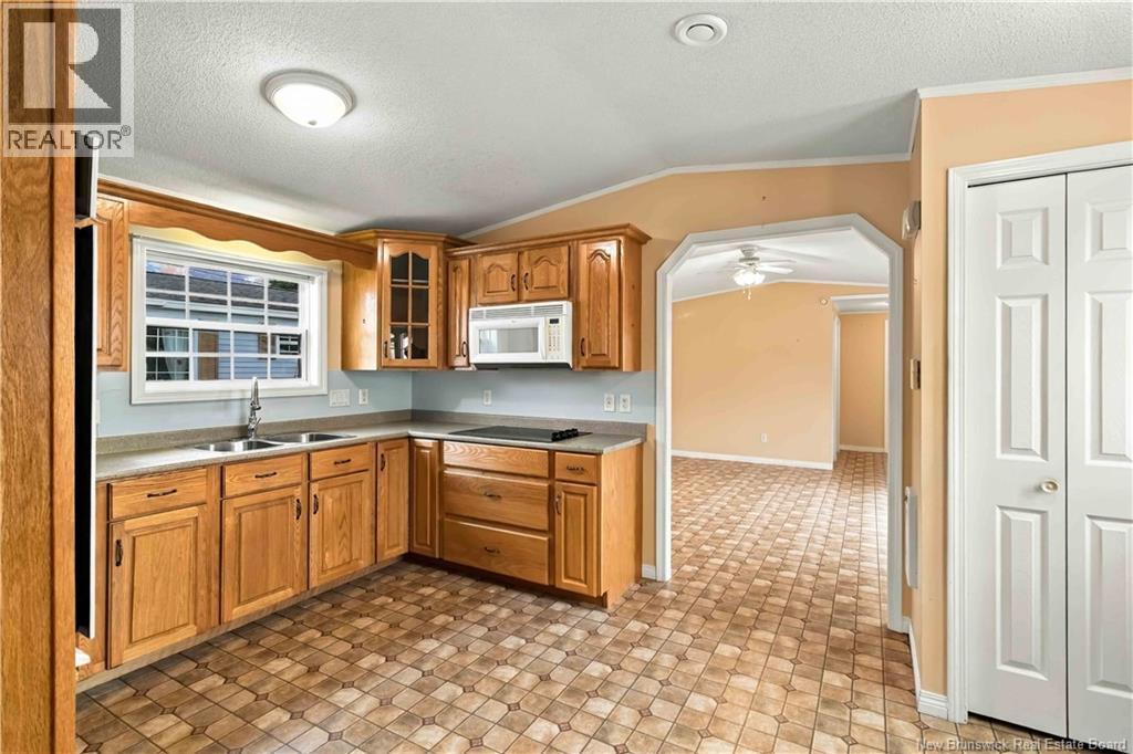 10 Northrup Crescent Lincoln New Brunswick Canada E3B6T7 3