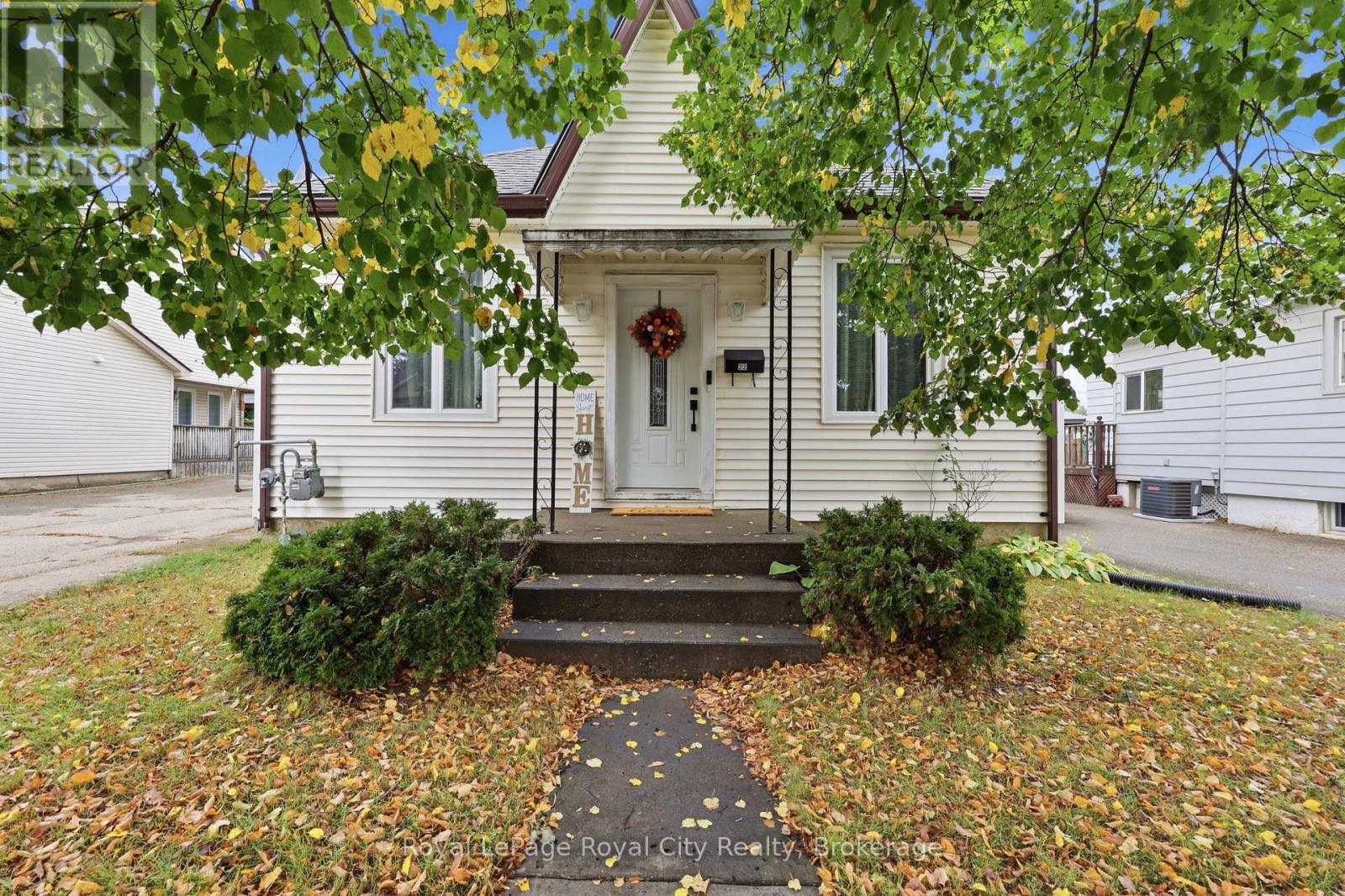 22 Hill Avenue, Brantford, Ontario  N3R 4G9 - Photo 4 - X13860716