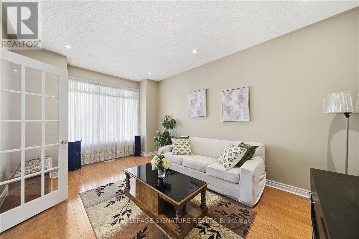 7010 Gooderham Estate Boulevard, Mississauga (Meadowvale Village), Ontario  L5W 1G1 - Photo 7 - W13860708