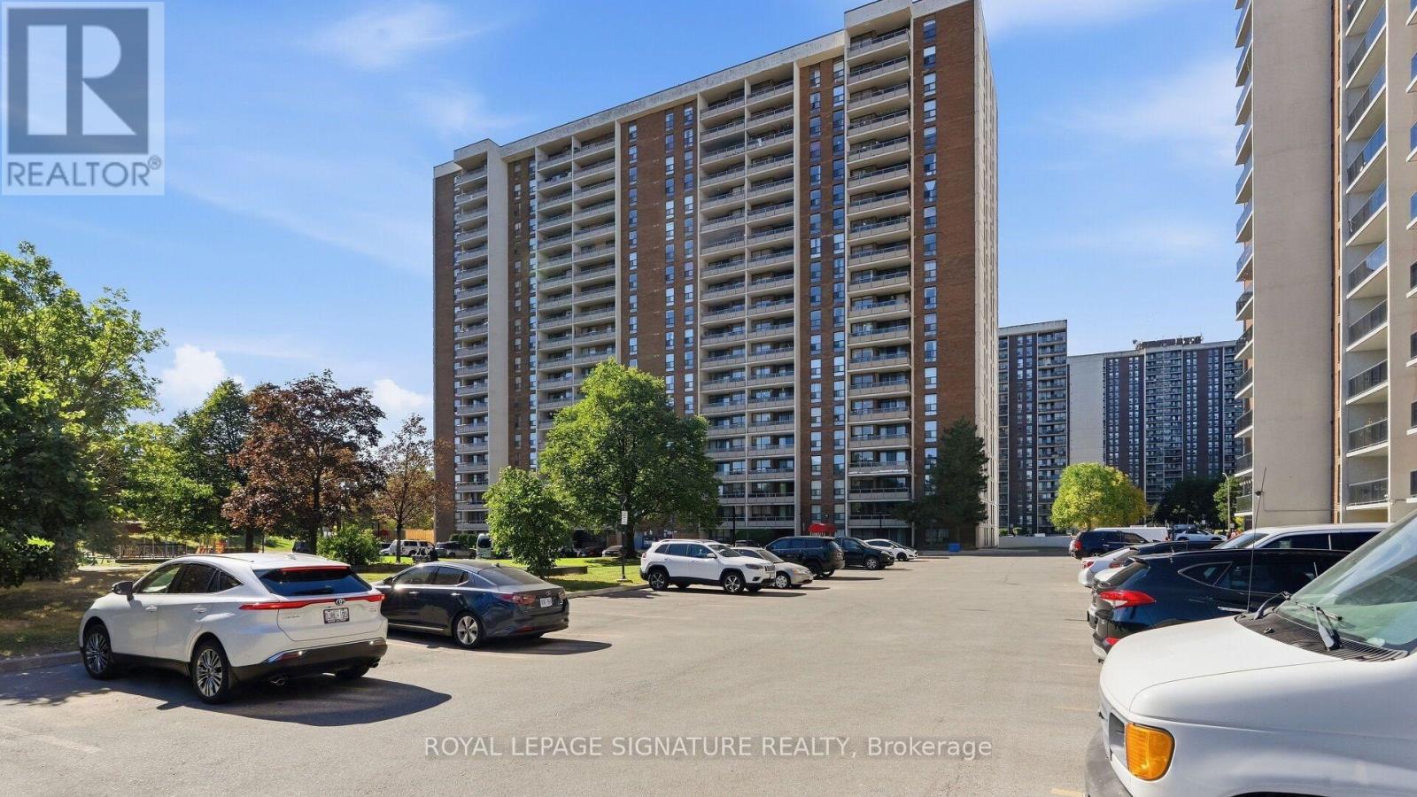 1805 - 4 Kings Cross Road, Brampton, Ontario  L6T 3X8 - Photo 2 - W13860722