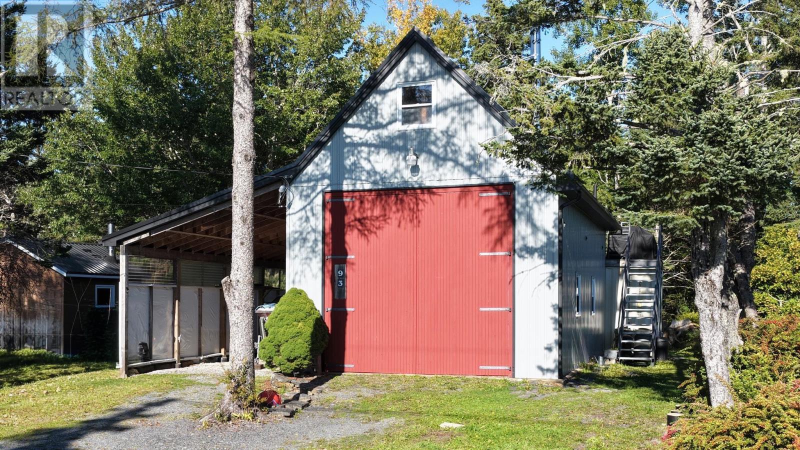 93 Hospital Road, Lunenburg, Nova Scotia  B0J 2C0 - Photo 1 - 202624710