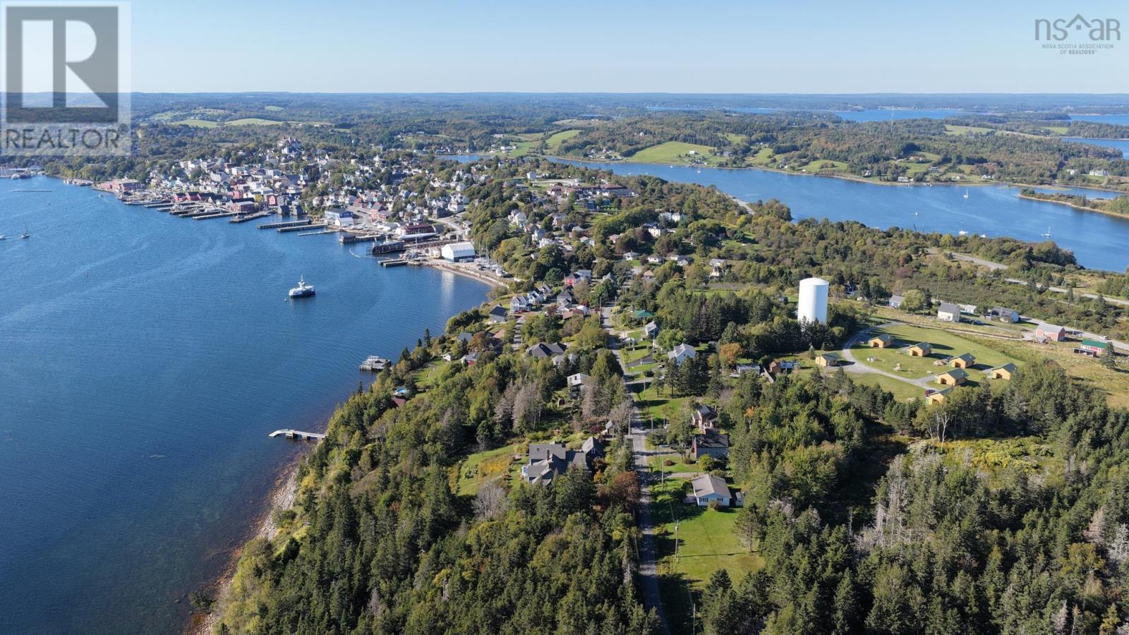 93 Hospital Road, Lunenburg, Nova Scotia  B0J 2C0 - Photo 31 - 202624710