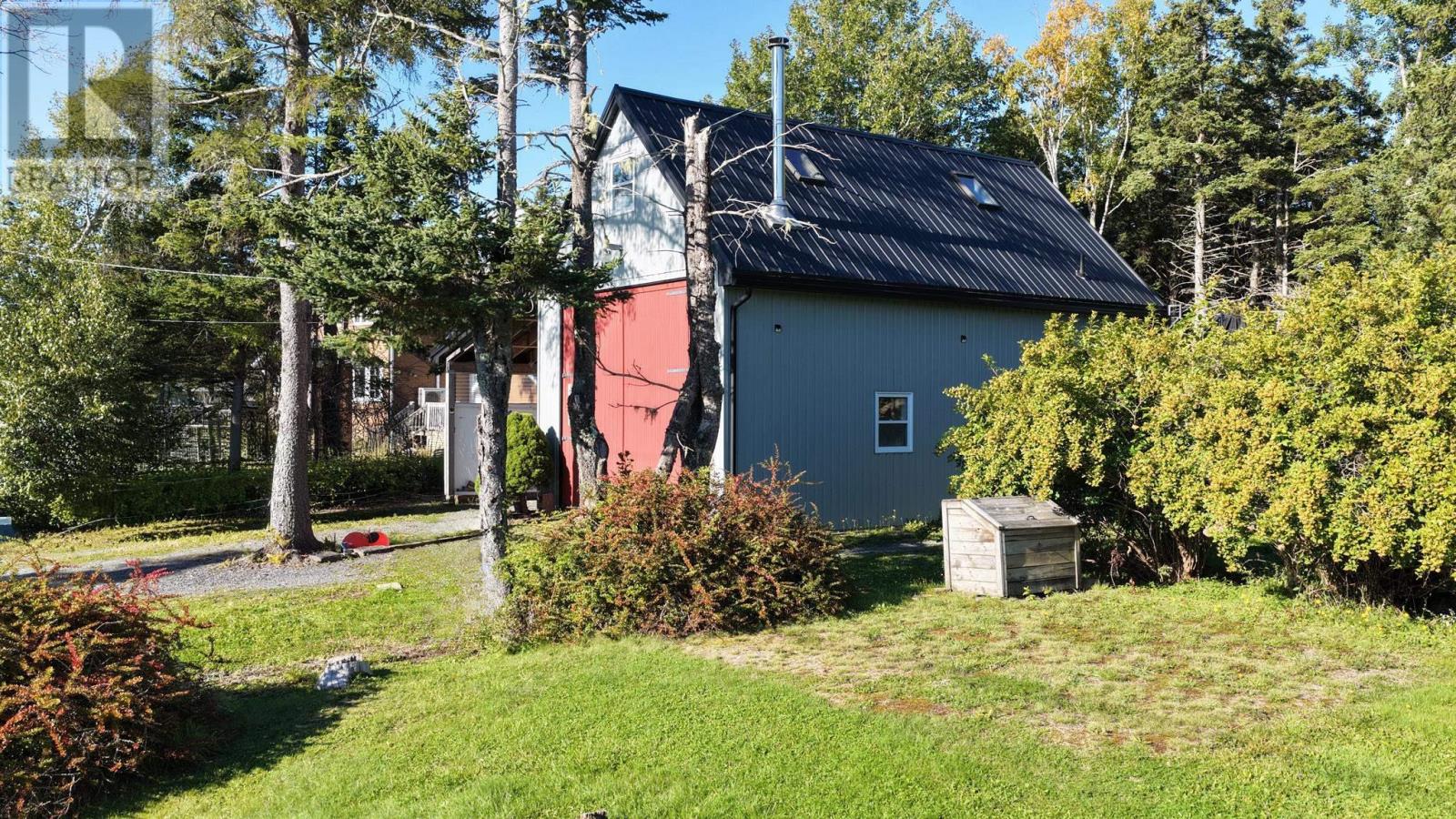 93 Hospital Road, Lunenburg, Nova Scotia  B0J 2C0 - Photo 11 - 202624710