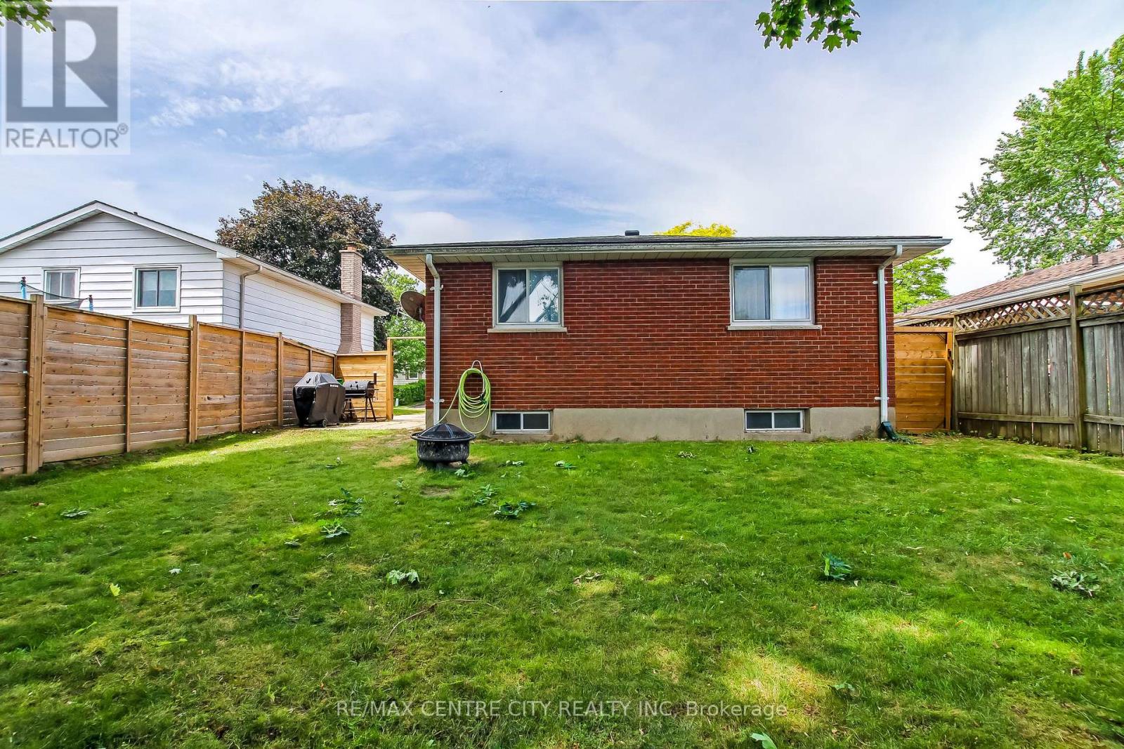 91 Moore Avenue, Aylmer, Ontario  N5H 2Z8 - Photo 2 - X13769366