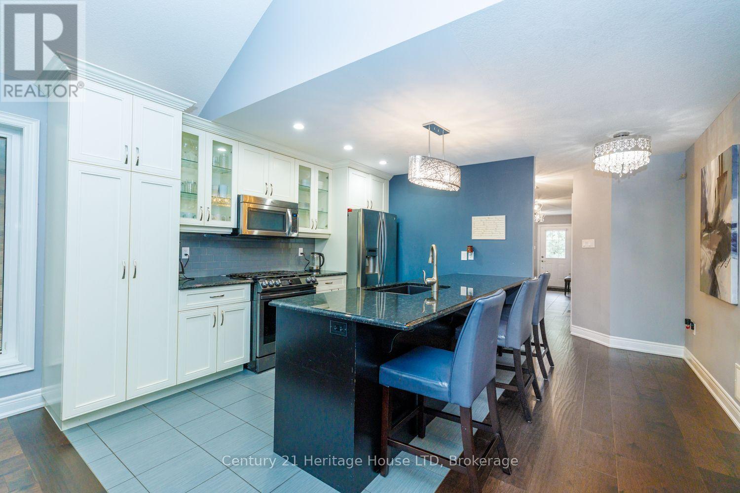 7 Kenmar Court, St. Catharines, Ontario  L2P 0E4 - Photo 8 - X13847906