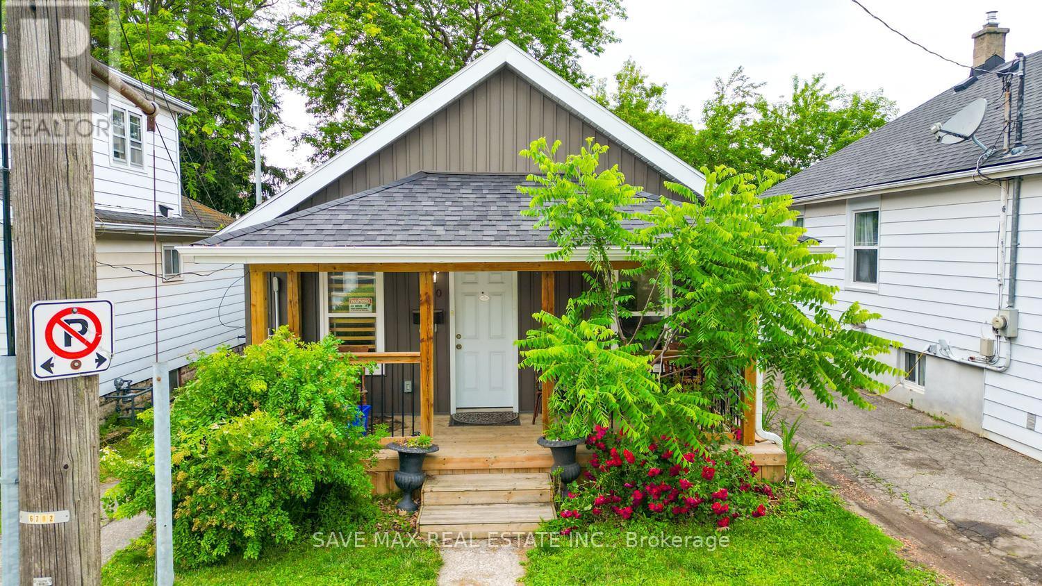 10 Wills Street, St. Catharines, Ontario  L2P 2W4 - Photo 2 - X13694732