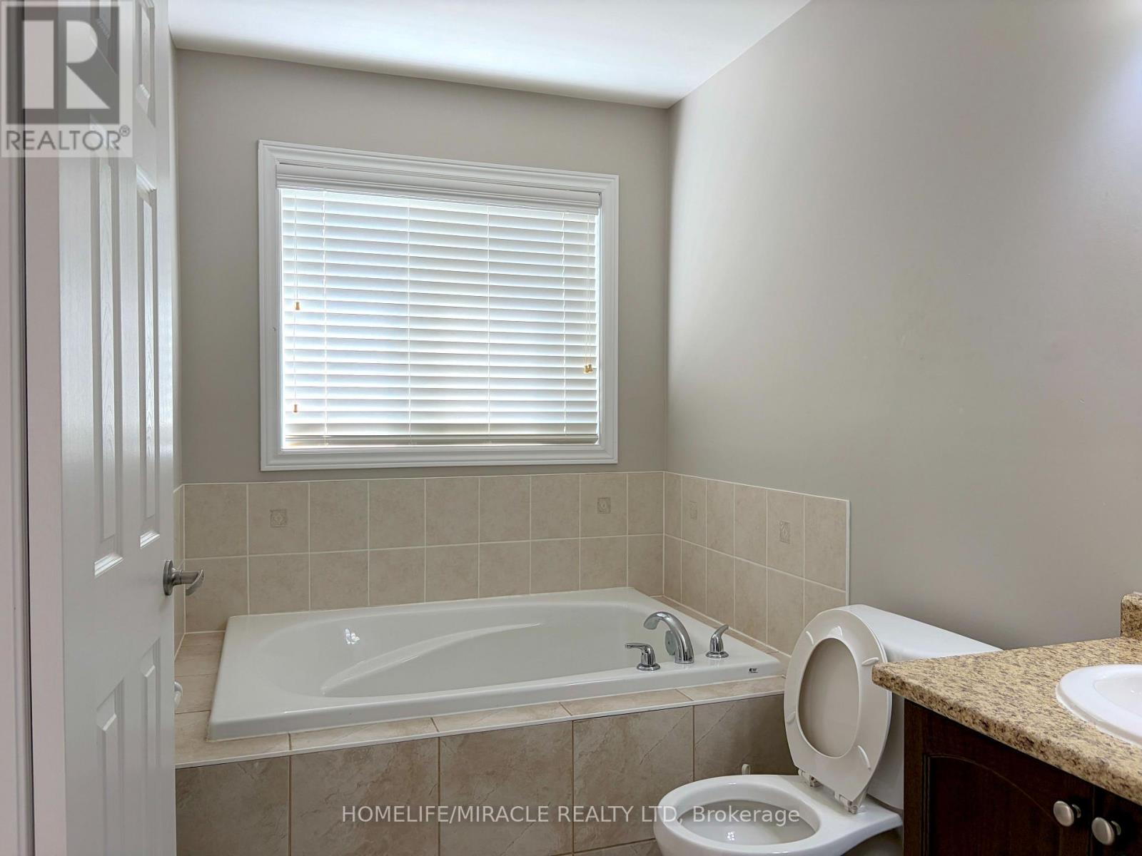 15 Banbridge Crescent, Brampton, Ontario  L6X 5L9 - Photo 11 - W13805762