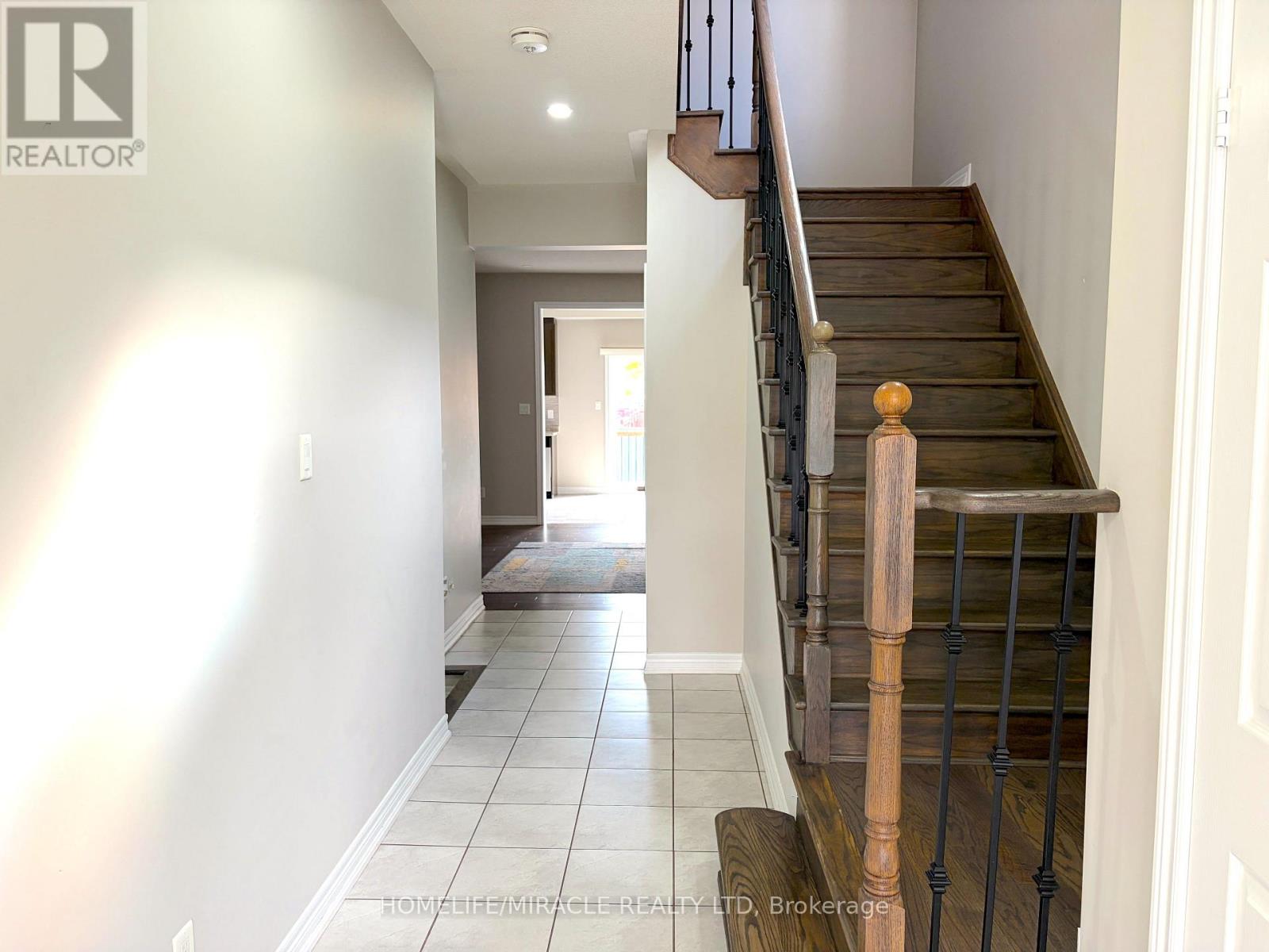 15 Banbridge Crescent, Brampton, Ontario  L6X 5L9 - Photo 6 - W13805762
