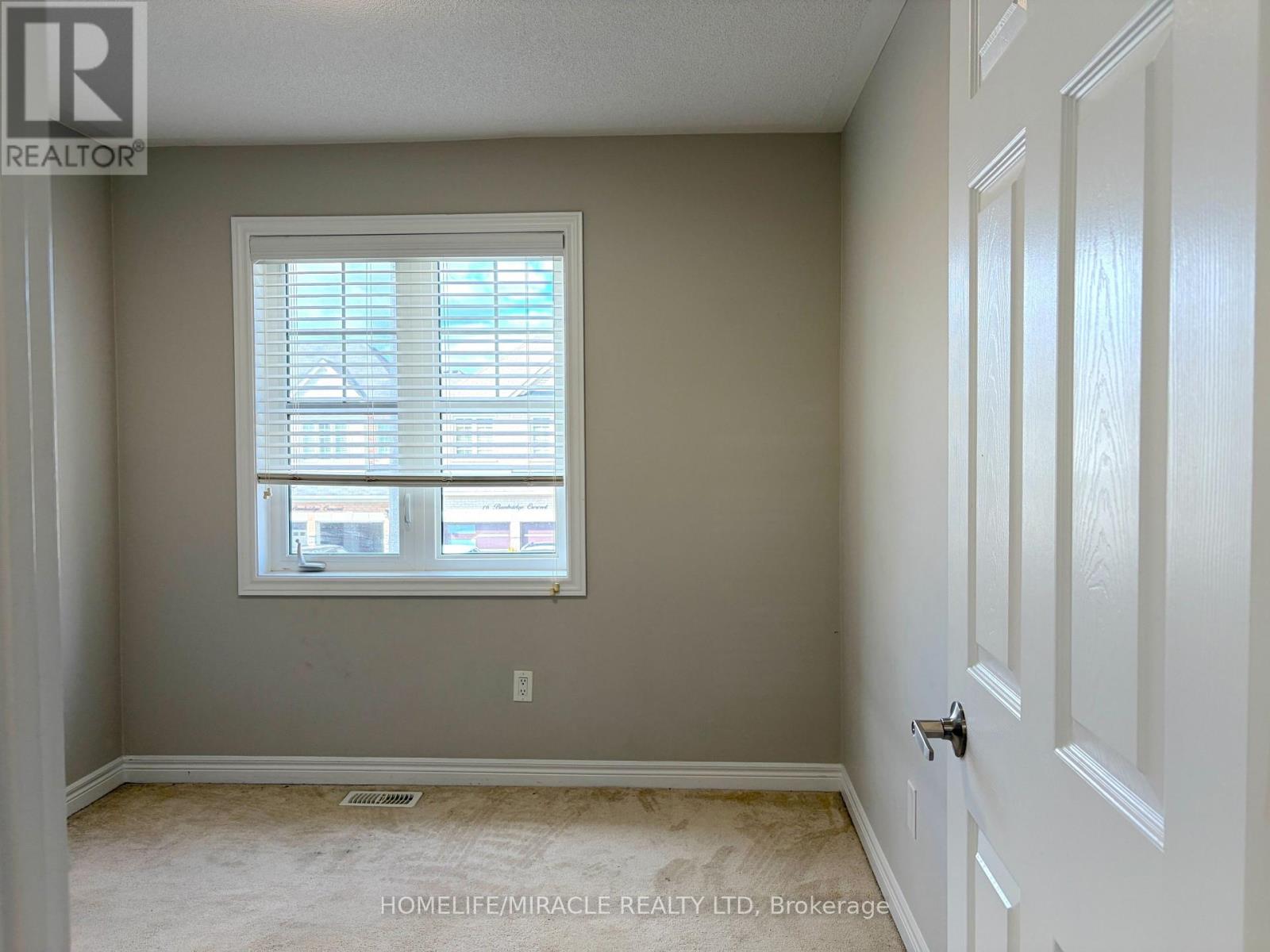 15 Banbridge Crescent, Brampton, Ontario  L6X 5L9 - Photo 9 - W13805762