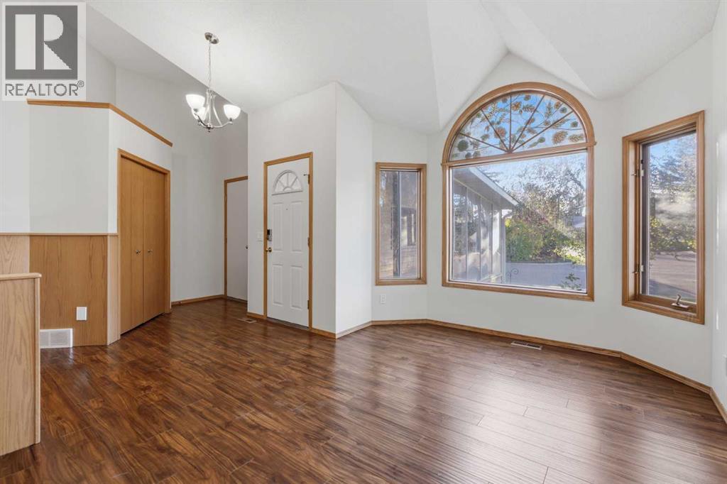 60 Sundown Way SE, Calgary, Alberta  T2X 3B6 - Photo 4 - A2348923
