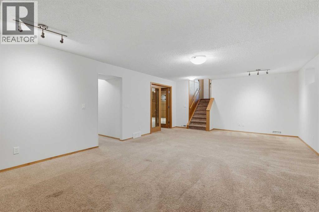 60 Sundown Way SE, Calgary, Alberta  T2X 3B6 - Photo 25 - A2348923