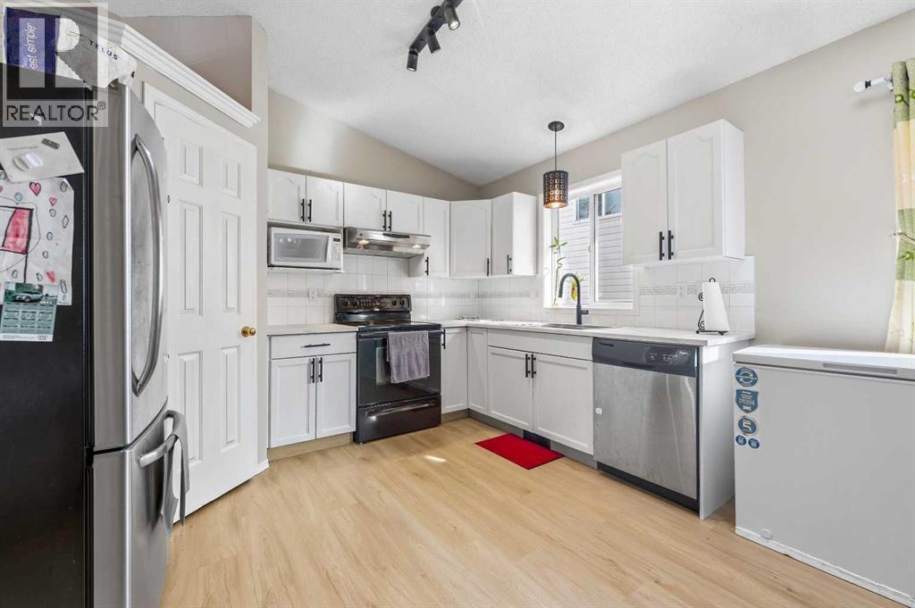 34 Applestone Park SE, Calgary, Alberta  T2A 7W2 - Photo 3 - A2350129