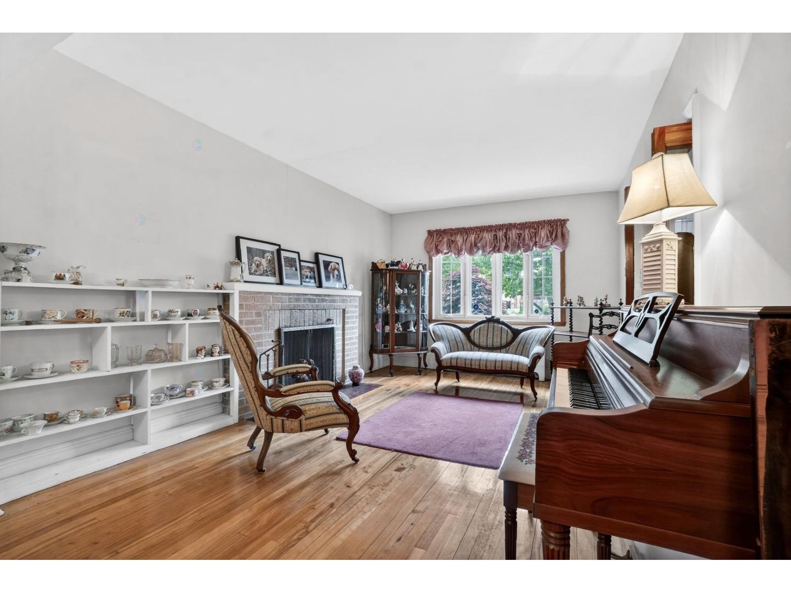 885 43e Avenue Montréal (Lachine) Quebec Canada H8T2J6 3