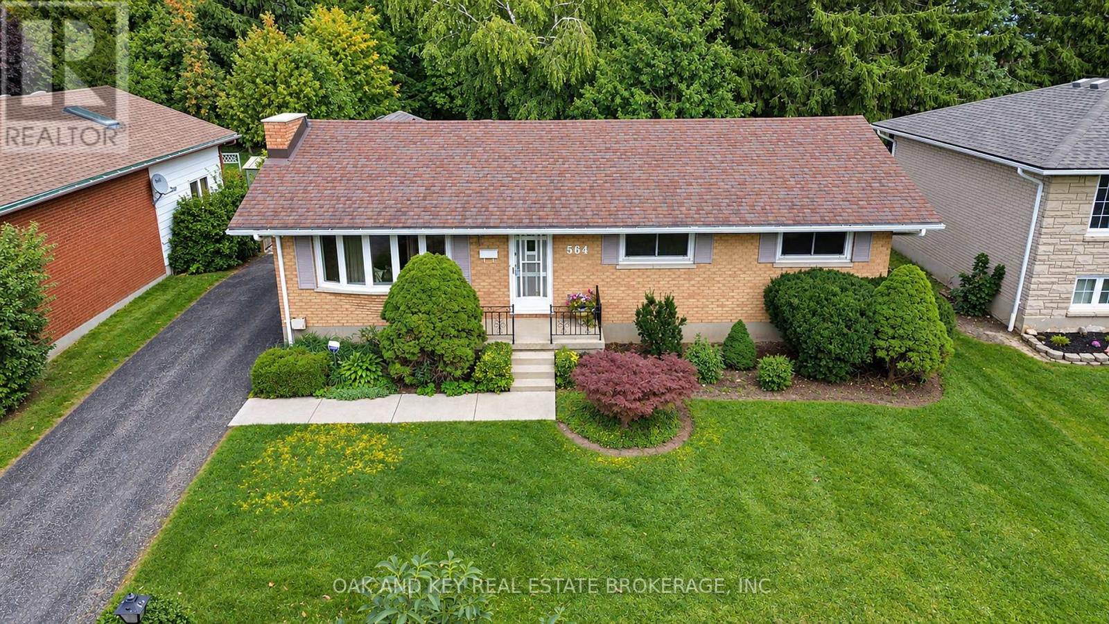 564 Chiddington Avenue, London South, Ontario  N6C 2W5 - Photo 2 - X13860788