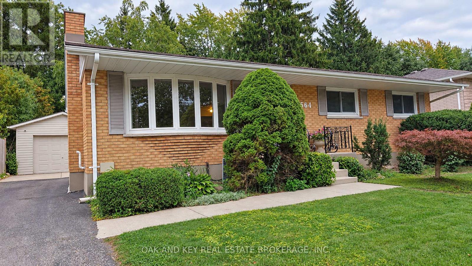 564 Chiddington Avenue, London South, Ontario  N6C 2W5 - Photo 4 - X13860788