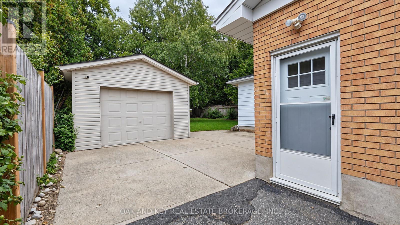 564 Chiddington Avenue, London South, Ontario  N6C 2W5 - Photo 6 - X13860788