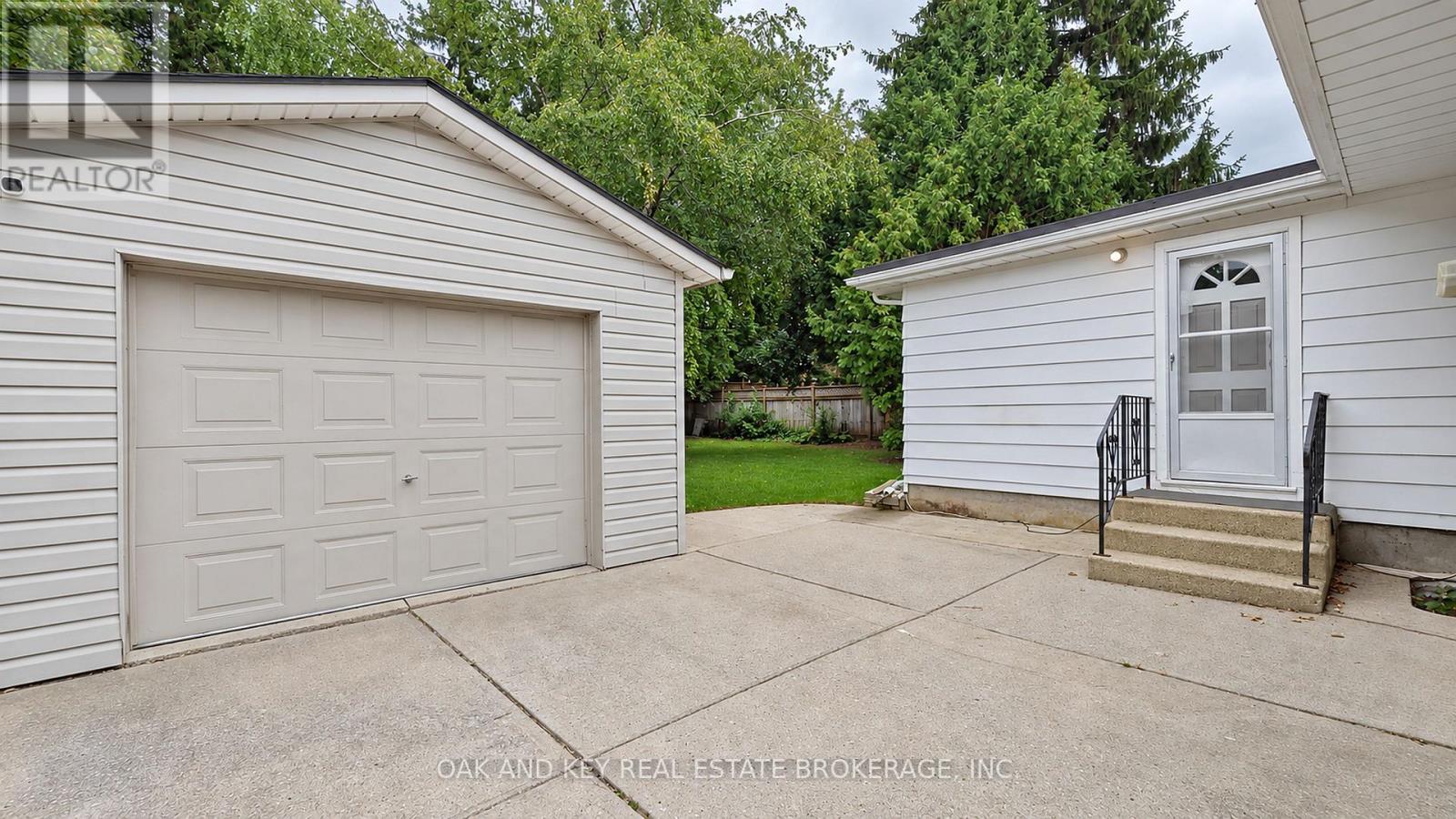 564 Chiddington Avenue, London South, Ontario  N6C 2W5 - Photo 7 - X13860788