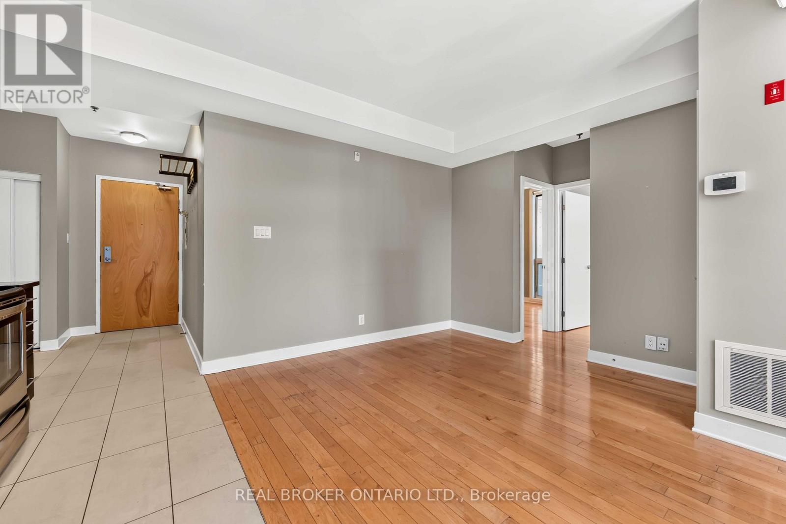201 - 360 Cumberland Street, Ottawa, Ontario  K1N 0B1 - Photo 11 - X13860768