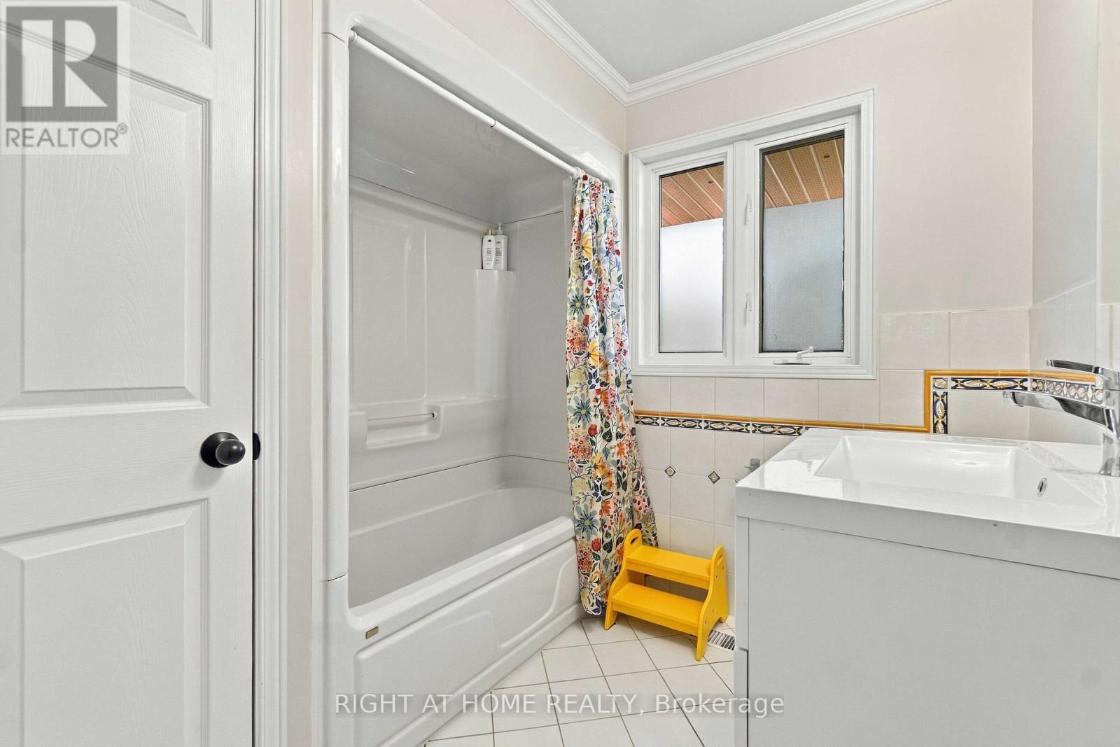2045 Saville Row, Ottawa, Ontario  K2A 1A4 - Photo 15 - X13860894