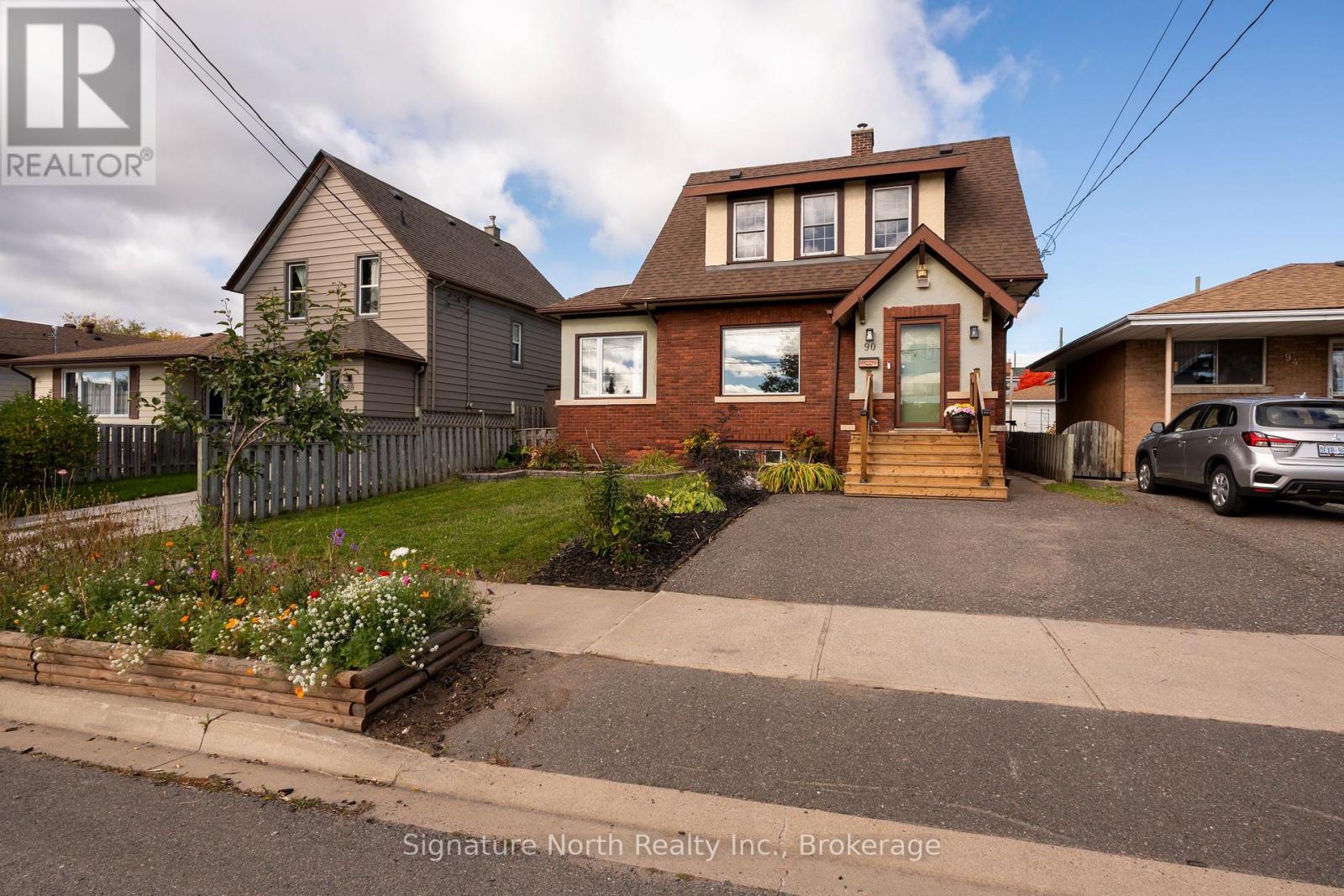 90 Peter Street, Thunder Bay, Ontario  P7A 5H3 - Photo 2 - X13860850
