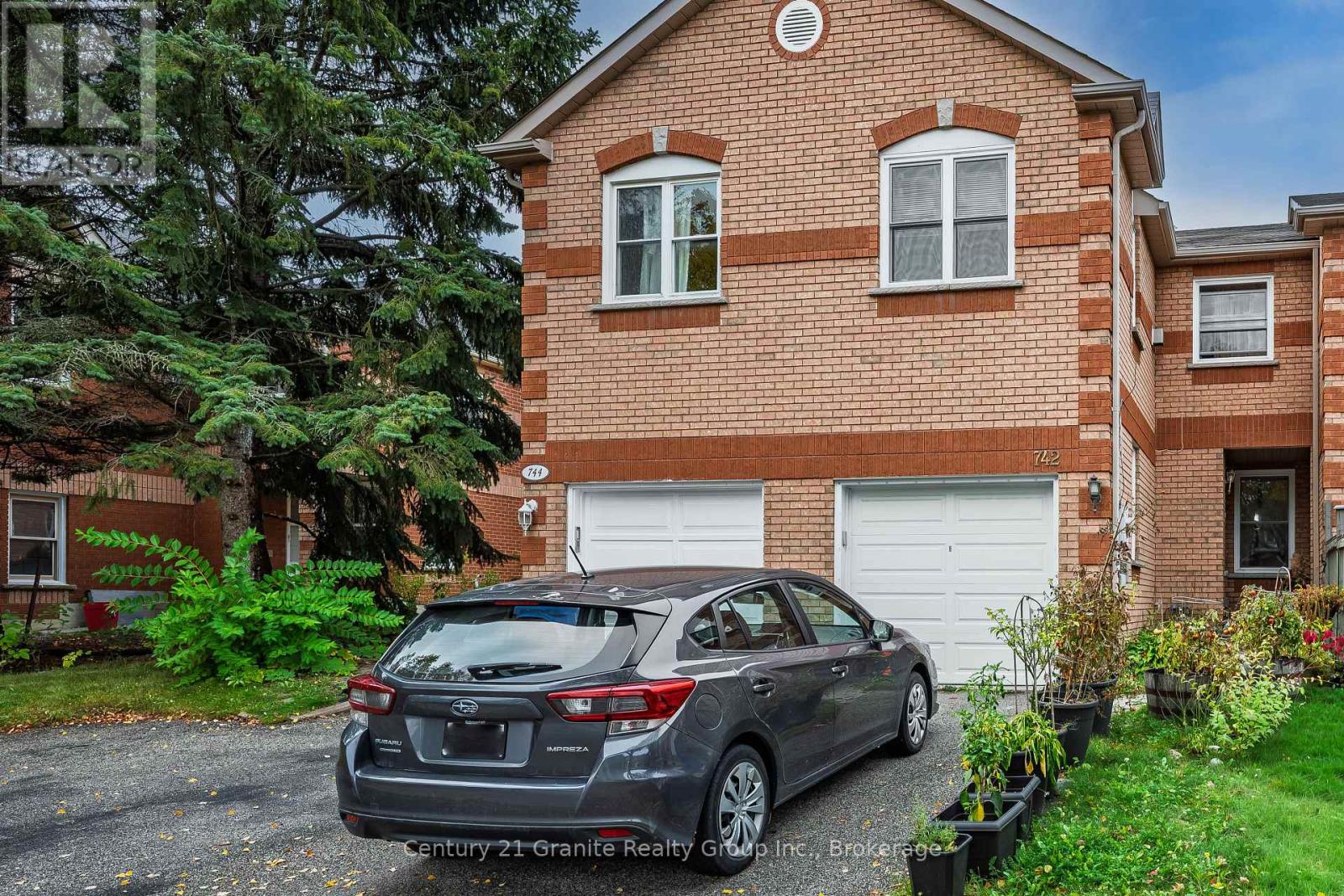 742 Shanahan Boulevard, Newmarket, Ontario  L3X 1W6 - Photo 2 - N13860790