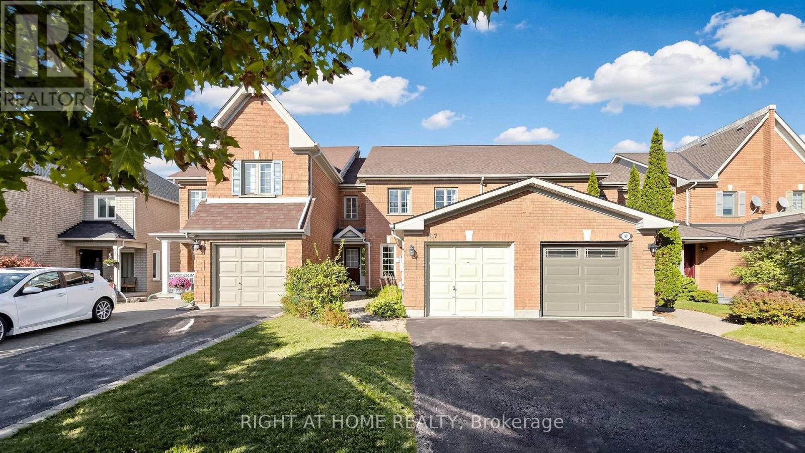 87 Primeau Drive, Aurora, Ontario  L4G 6Z6 - Photo 2 - N13860752