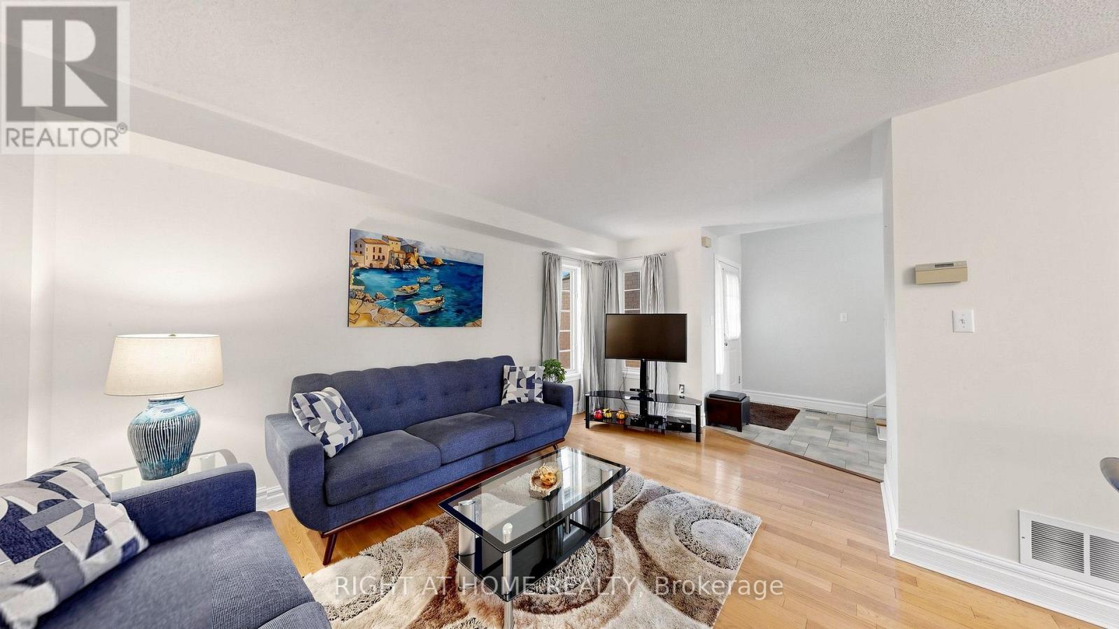 87 Primeau Drive, Aurora, Ontario  L4G 6Z6 - Photo 4 - N13860752