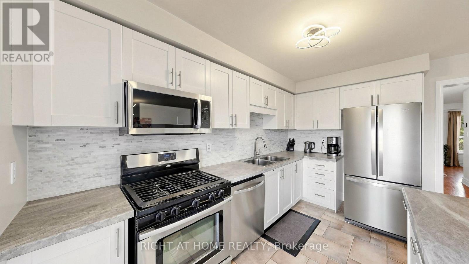 87 Primeau Drive, Aurora, Ontario  L4G 6Z6 - Photo 9 - N13860752