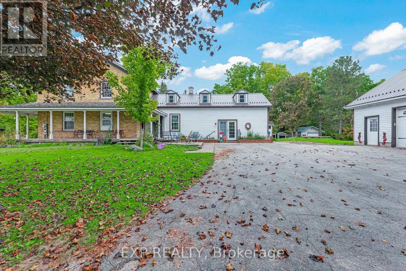 18611 Leslie Street, East Gwillimbury (Sharon), Ontario  L0G 1V0 - Photo 2 - N13860826