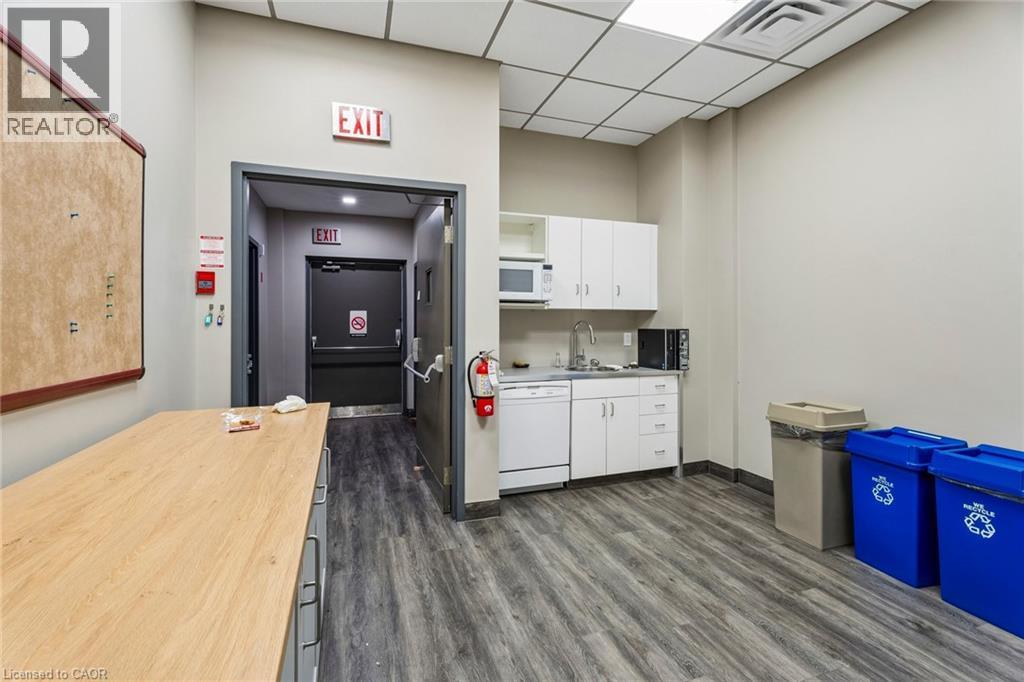 151 York Boulevard Unit# E, Hamilton, Ontario  L8R 3M2 - Photo 4 - 40867447