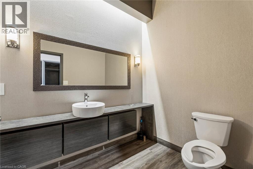 151 York Boulevard Unit# E, Hamilton, Ontario  L8R 3M2 - Photo 5 - 40867447