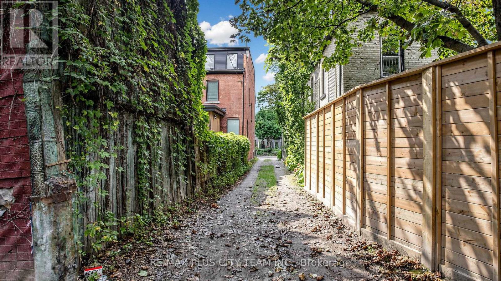 201 Seaton Street, Toronto, Ontario  M5A 2T5 - Photo 33 - C13849994