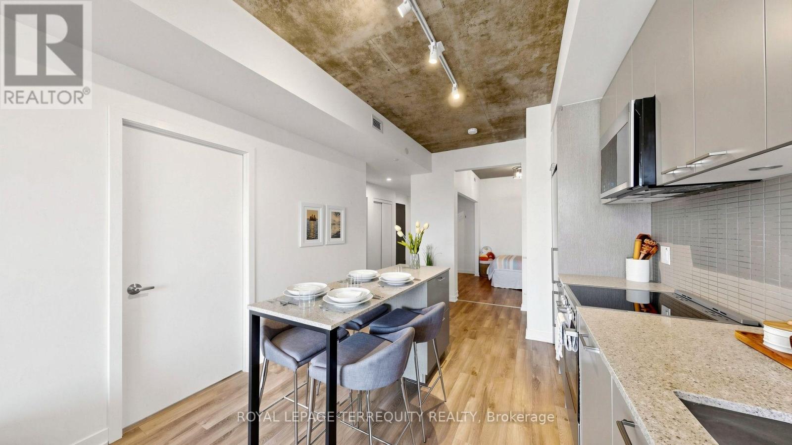 417 - 1808 St Clair Avenue W, Toronto, Ontario  M6N 0C1 - Photo 5 - W13860762