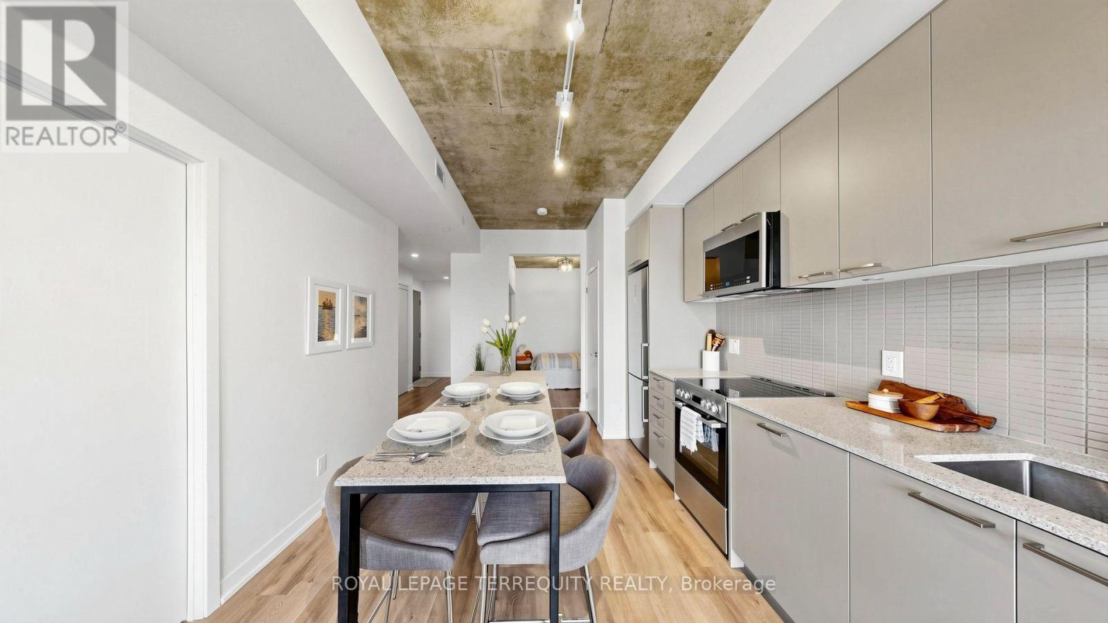 417 - 1808 St Clair Avenue W, Toronto, Ontario  M6N 0C1 - Photo 7 - W13860762