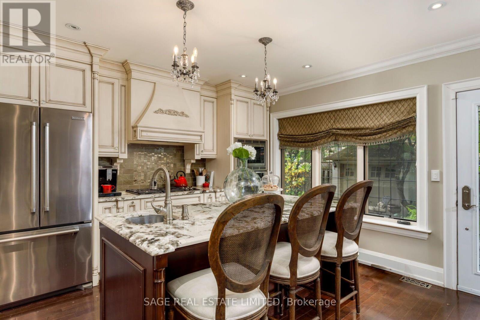 124 Brentwood Road N, Toronto, Ontario  M8X 2C6 - Photo 11 - W13860852