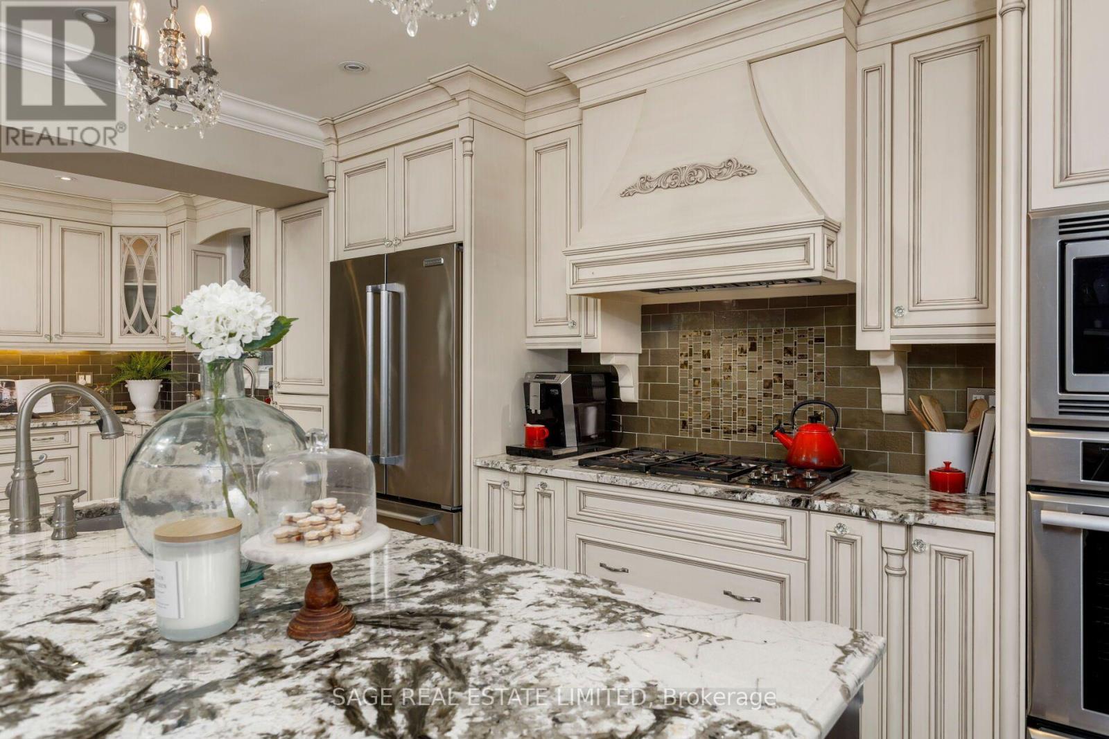 124 Brentwood Road N, Toronto, Ontario  M8X 2C6 - Photo 12 - W13860852