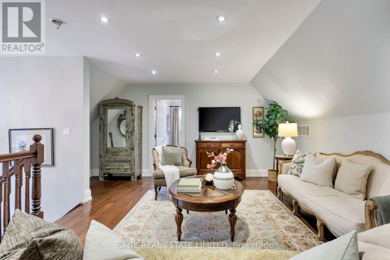 124 Brentwood Road N, Toronto, Ontario  M8X 2C6 - Photo 38 - W13860852
