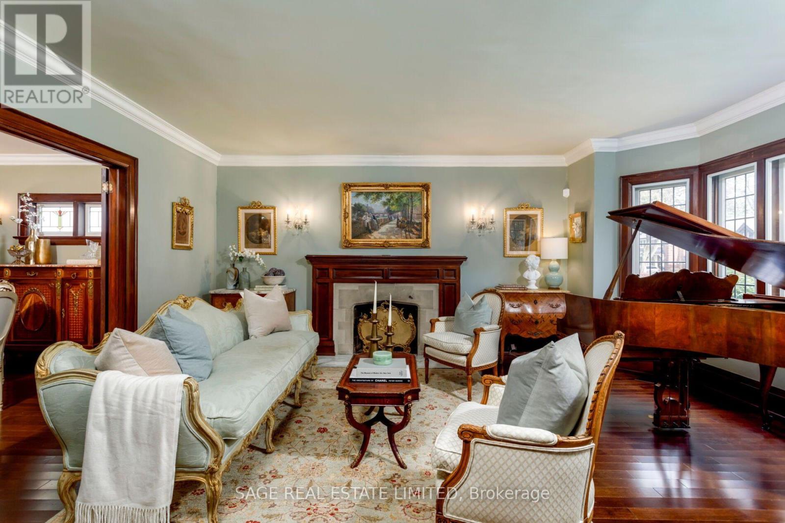 124 Brentwood Road N, Toronto, Ontario  M8X 2C6 - Photo 4 - W13860852