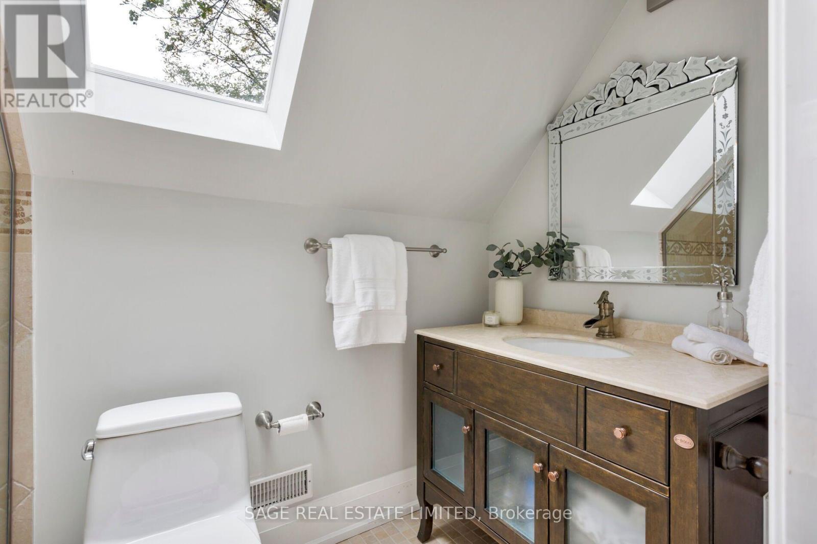 124 Brentwood Road N, Toronto, Ontario  M8X 2C6 - Photo 40 - W13860852