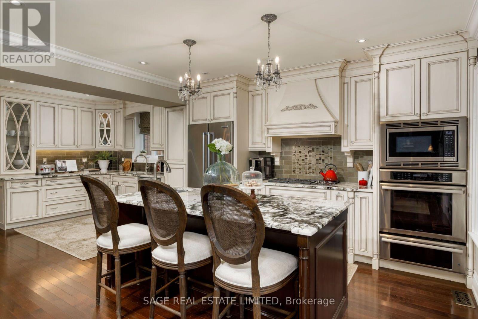 124 Brentwood Road N, Toronto, Ontario  M8X 2C6 - Photo 9 - W13860852