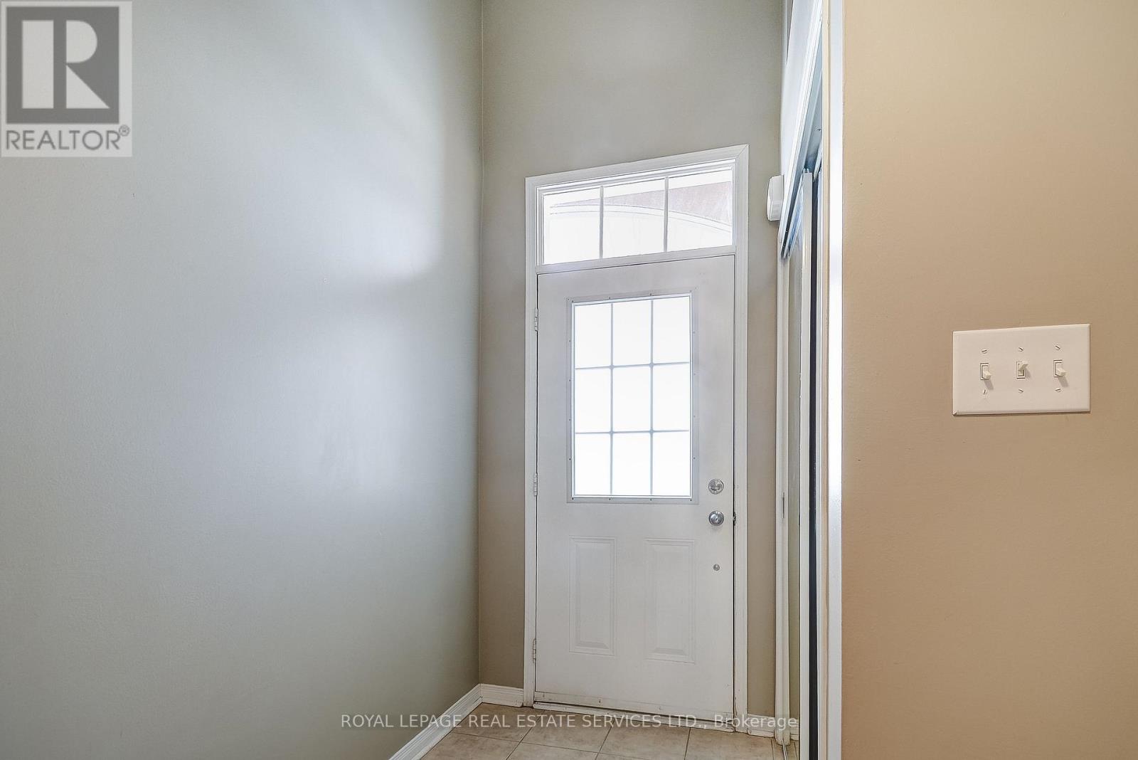 2353 Saddlecreek Crescent, Oakville, Ontario  L6M 5J7 - Photo 3 - W13860862