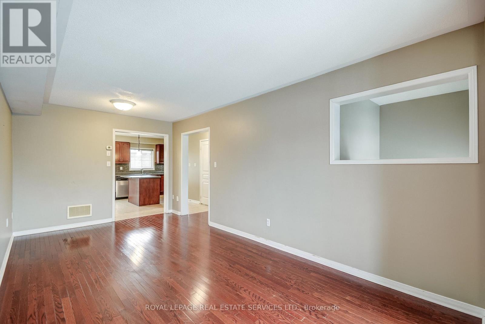 2353 Saddlecreek Crescent, Oakville, Ontario  L6M 5J7 - Photo 7 - W13860862