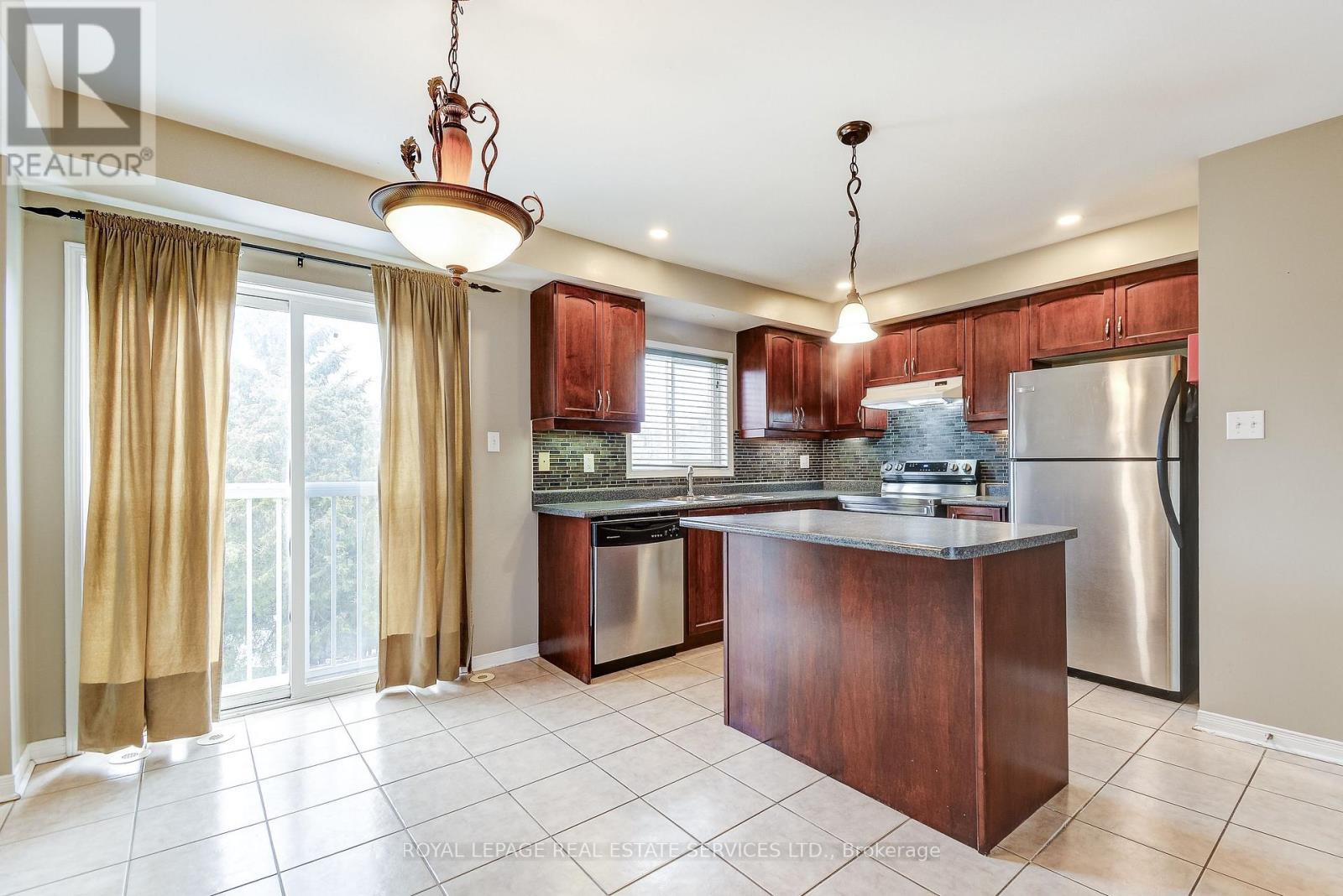 2353 Saddlecreek Crescent, Oakville, Ontario  L6M 5J7 - Photo 8 - W13860862
